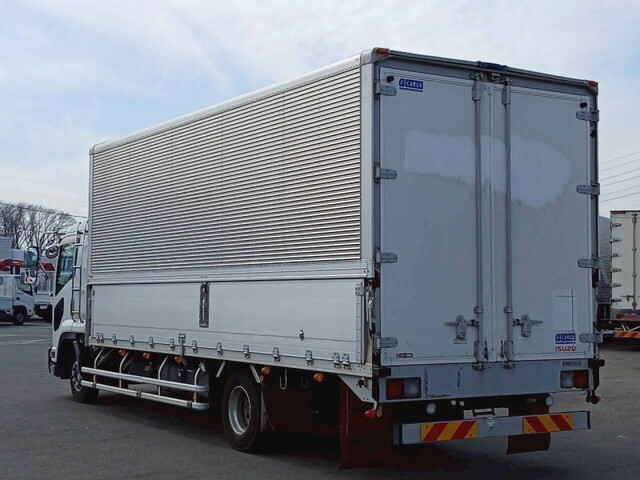 いすゞフォワードアルミウイング中型（4t）[写真04]