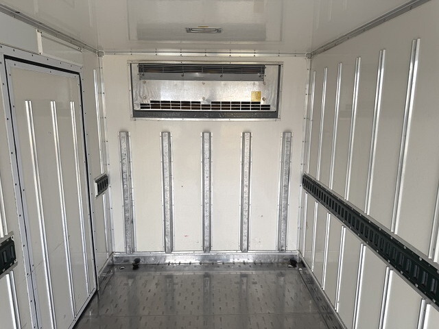 三菱ふそうキャンター冷凍車（冷蔵車）小型（2t・3t）[写真10]