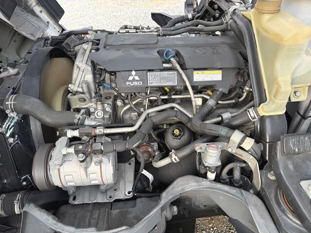 三菱ふそうキャンター冷凍車（冷蔵車）小型（2t・3t）[写真16]