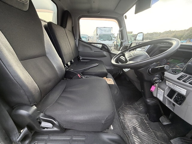 三菱ふそうキャンター冷凍車（冷蔵車）小型（2t・3t）[写真29]