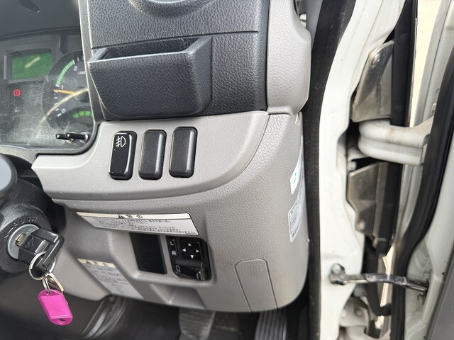 三菱ふそうキャンター冷凍車（冷蔵車）小型（2t・3t）[写真30]