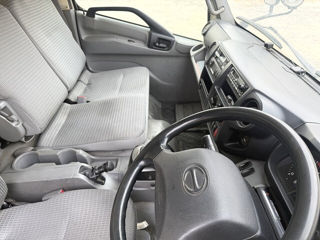 日野デュトロ冷凍車（冷蔵車）小型（2t・3t）[写真30]