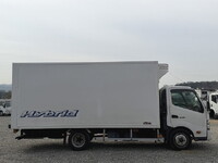 日野デュトロ冷凍車（冷蔵車）小型（2t・3t）[写真07]