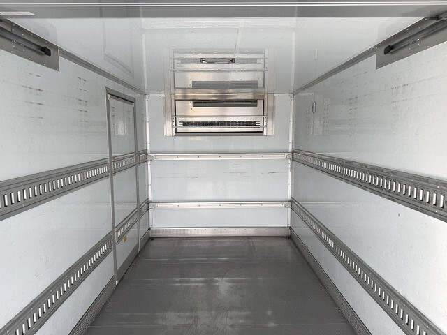 日野デュトロ冷凍車（冷蔵車）小型（2t・3t）[写真08]