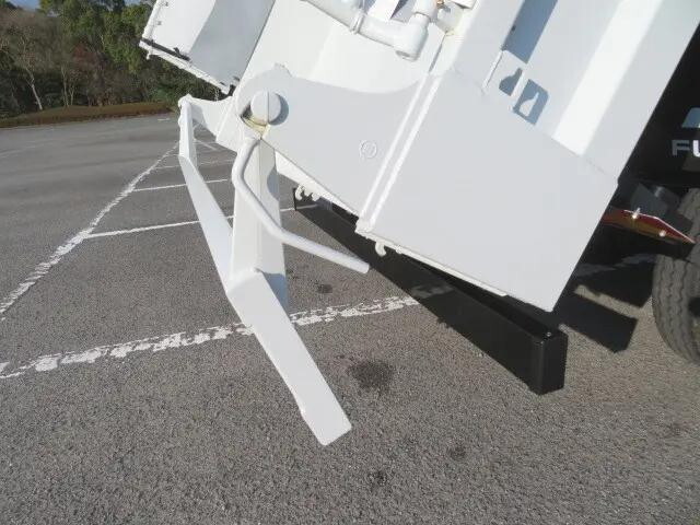 三菱ふそうファイターダンプ中型（4t）[写真25]