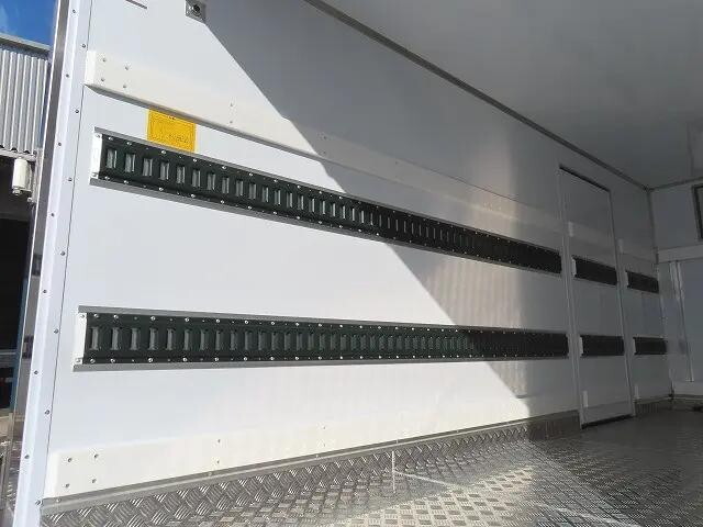 日野デュトロ冷凍車（冷蔵車）小型（2t・3t）[写真24]