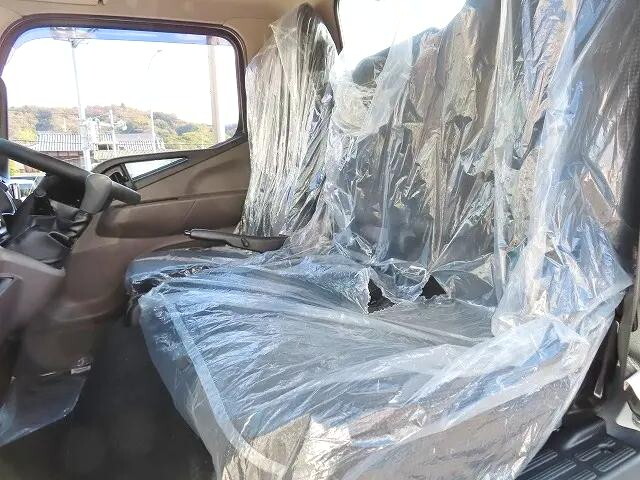 三菱ふそうキャンター平ボディ小型（2t・3t）[写真10]