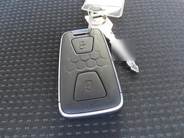 三菱ふそうキャンター平ボディ小型（2t・3t）[写真20]