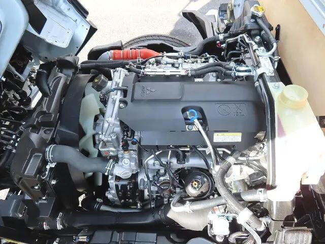 三菱ふそうキャンター平ボディ小型（2t・3t）[写真32]