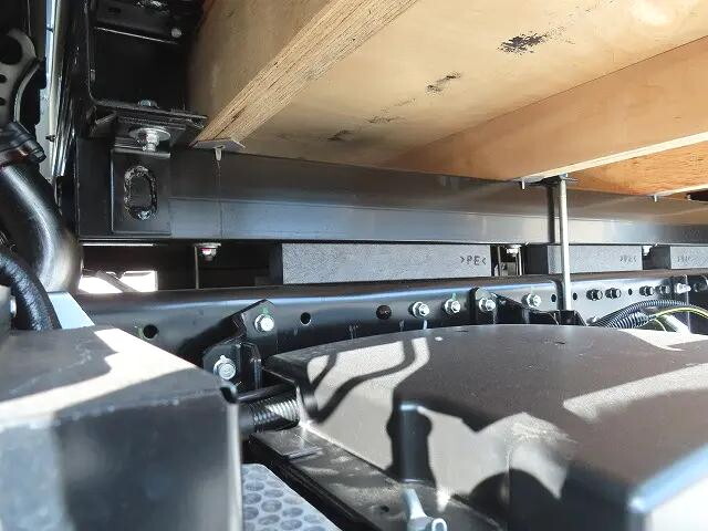 三菱ふそうキャンター平ボディ小型（2t・3t）[写真36]