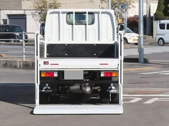三菱ふそうキャンター平ボディ小型（2t・3t）[写真07]