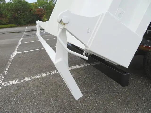 三菱ふそうファイターダンプ中型（4t）[写真28]