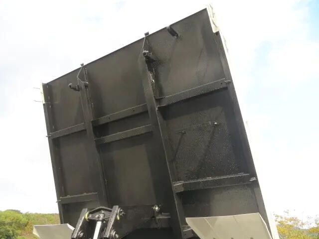 三菱ふそうファイターダンプ中型（4t）[写真40]