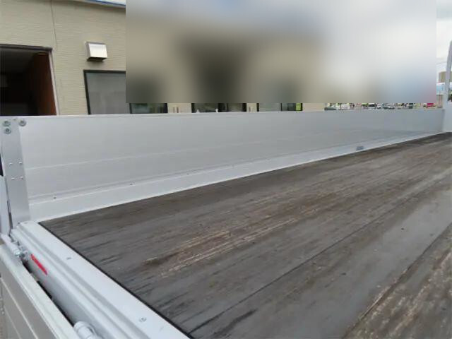 三菱ふそうファイターアルミブロック中型（4t）[写真26]