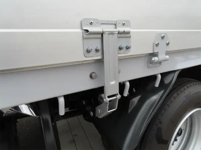 三菱ふそうファイターアルミブロック中型（4t）[写真28]