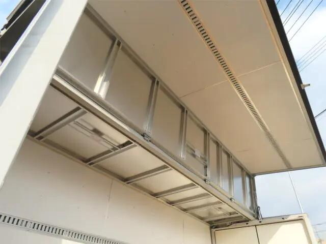 三菱ふそうファイターアルミウイング中型（4t）[写真26]