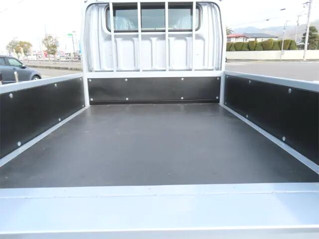 三菱ふそうキャンターダブルキャブ（Wキャブ）小型（2t・3t）[写真24]