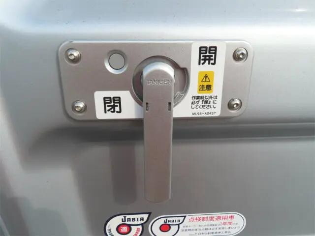 三菱ふそうキャンターダブルキャブ（Wキャブ）小型（2t・3t）[写真29]