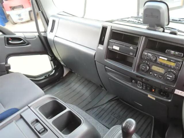 いすゞフォワードアルミウイング増トン（6t・8t）[写真12]