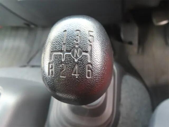 いすゞフォワードアルミウイング増トン（6t・8t）[写真15]