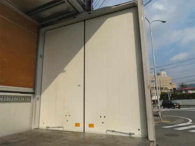 いすゞフォワードアルミウイング増トン（6t・8t）[写真28]