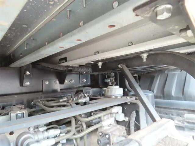 いすゞフォワードアルミウイング増トン（6t・8t）[写真37]