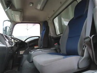 いすゞフォワードアルミウイング増トン（6t・8t）[写真10]