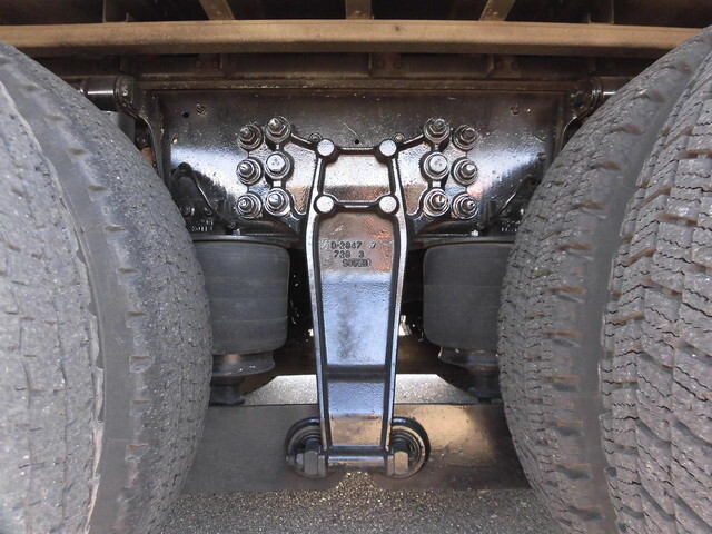 いすゞギガアルミウイング大型（10t）[写真15]