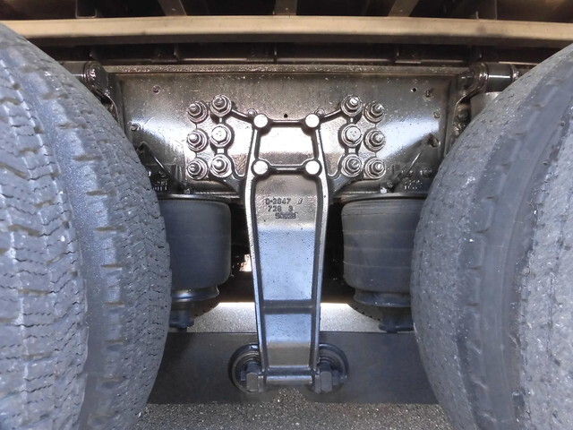 いすゞギガアルミウイング大型（10t）[写真16]