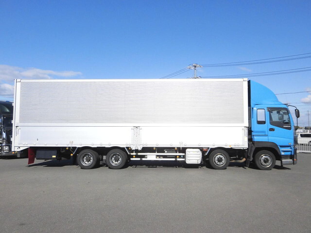 いすゞギガアルミウイング大型（10t）[写真06]