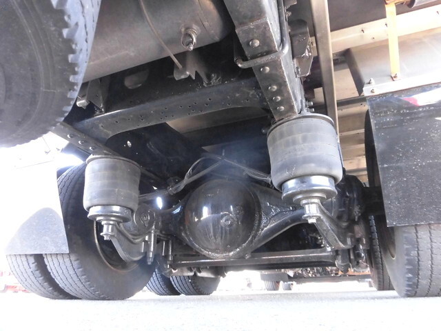 いすゞギガアルミウイング大型（10t）[写真09]