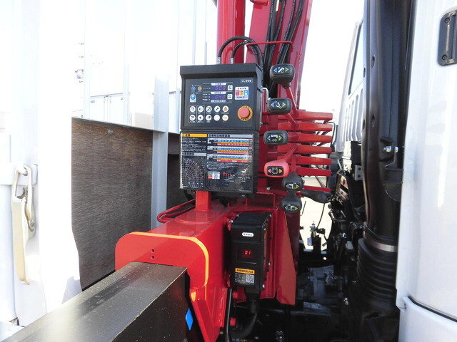 三菱ふそうファイタークレーン4段中型（4t）[写真12]