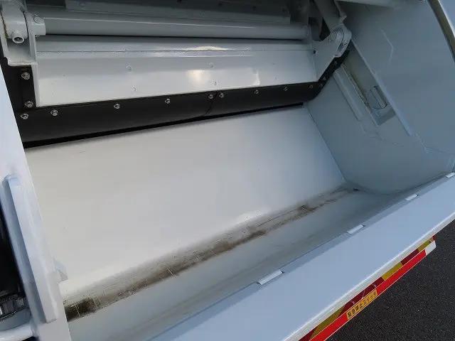 三菱ふそうキャンターパッカー車（塵芥車）小型（2t・3t）[写真26]