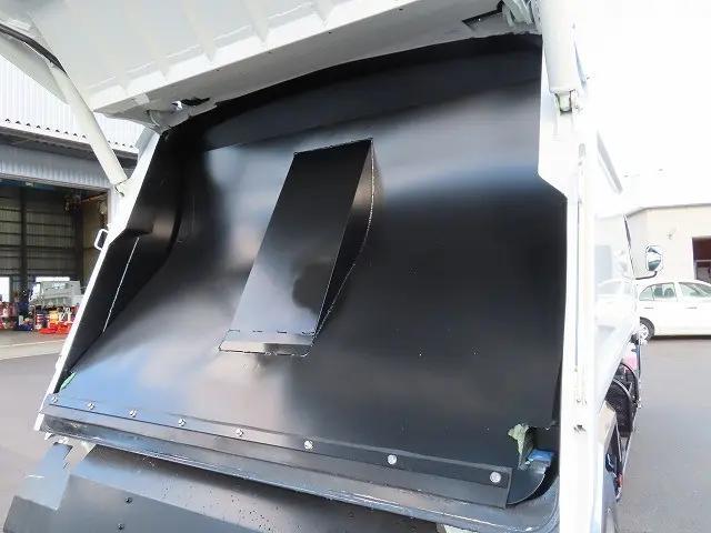 三菱ふそうキャンターパッカー車（塵芥車）小型（2t・3t）[写真28]