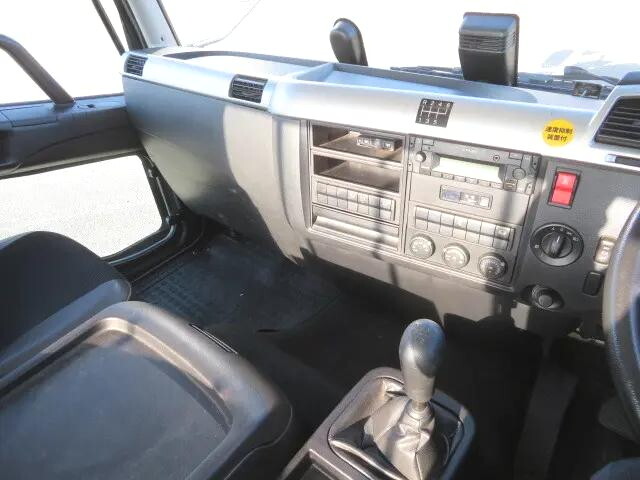 三菱ふそうファイター平ボディ増トン（6t・8t）[写真17]