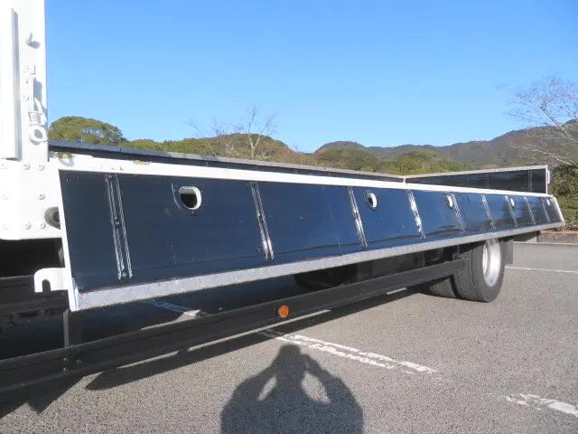 三菱ふそうファイター平ボディ増トン（6t・8t）[写真29]