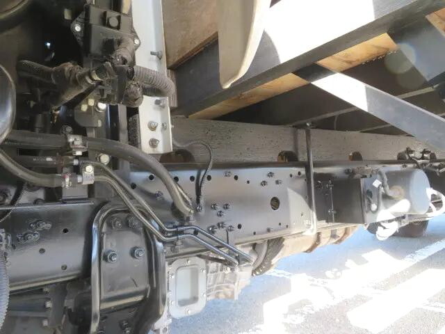 三菱ふそうファイター平ボディ増トン（6t・8t）[写真37]