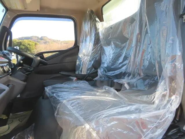 三菱ふそうキャンターダンプ小型（2t・3t）[写真12]