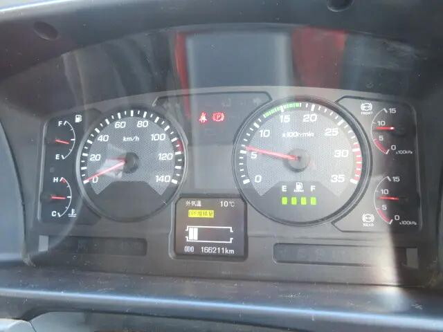 三菱ふそうファイタークレーン4段増トン（6t・8t）[写真10]