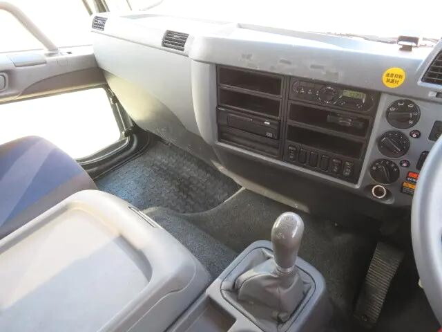 三菱ふそうファイタークレーン4段増トン（6t・8t）[写真13]