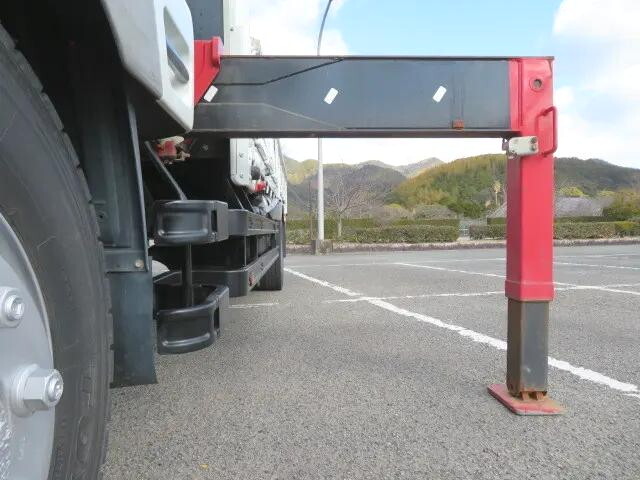 三菱ふそうファイタークレーン4段増トン（6t・8t）[写真27]