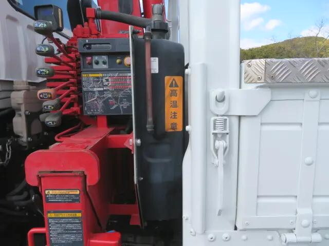 三菱ふそうファイタークレーン4段増トン（6t・8t）[写真30]