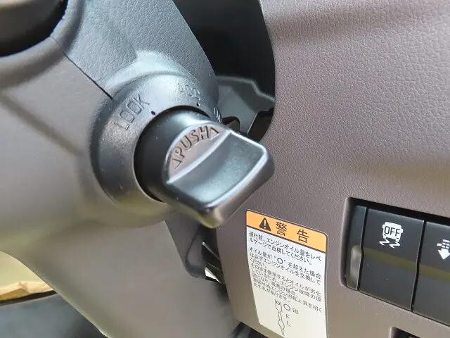 三菱ふそうキャンター平ボディ小型（2t・3t）[写真20]