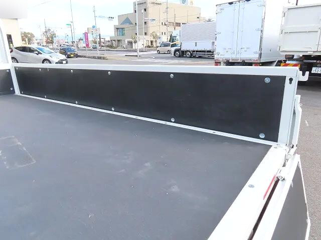 三菱ふそうキャンター平ボディ小型（2t・3t）[写真27]