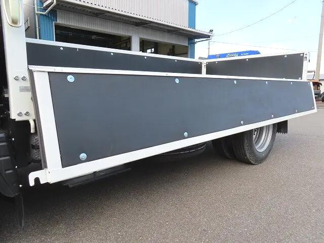 三菱ふそうキャンター平ボディ小型（2t・3t）[写真29]