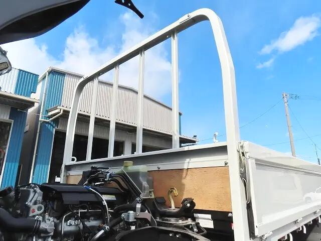 三菱ふそうキャンター平ボディ小型（2t・3t）[写真30]