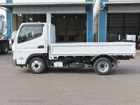 三菱ふそうキャンター平ボディ小型（2t・3t）[写真04]