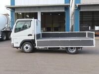 三菱ふそうキャンター平ボディ小型（2t・3t）[写真10]