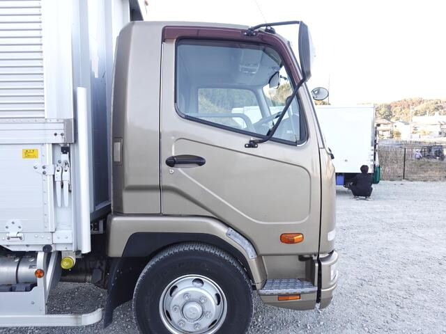 三菱ふそうファイターアルミウイング中型（4t）[写真12]