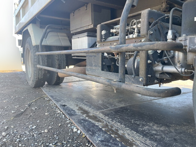 いすゞフォワードダンプ中型（4t）[写真18]